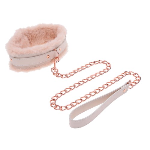 Peaches 'N Creame Fur Collar and Leash